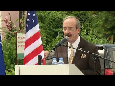 Kongresmeni amerikan shpallet qytetar nderi -Top Channel Albania - News - Lajme Hajdarit