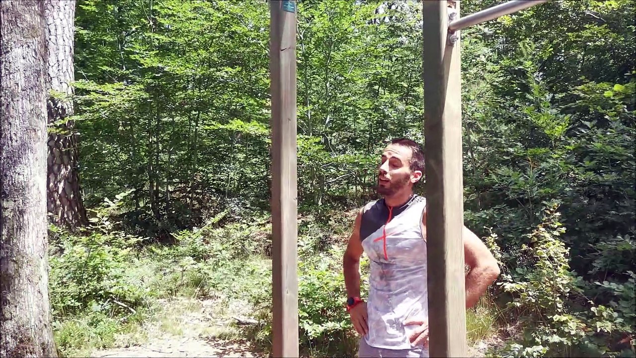 Spartane : Thomas Ramos à l'entraînement (tractions)