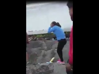 TRÁILER SIN FRENOS ATROPELLA A GENTE QUE ROBABA A OTRO TRÁILER ACCIDENTADO