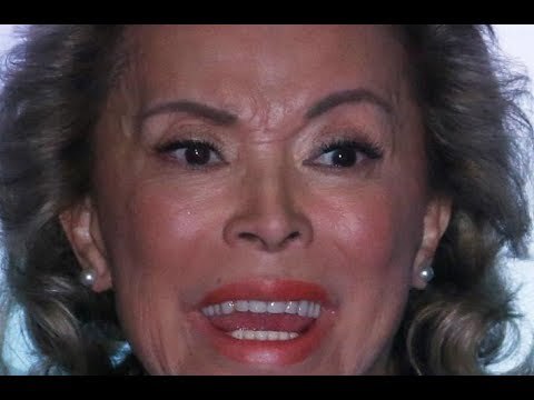 ELBA ESTHER GORDILLO DICE SER AÚN LA PRESIDENTA DEL SNTE. DICE QUE VA A HACER RESPETAR LA LEY ¡PLOP!