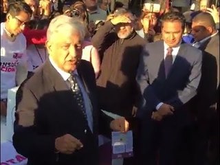 Download Video: AMLO VOTA Y PIDE NO TENER MIEDO A VOTAR EN CONSULTA DEL NUEVO AEROPUERTO