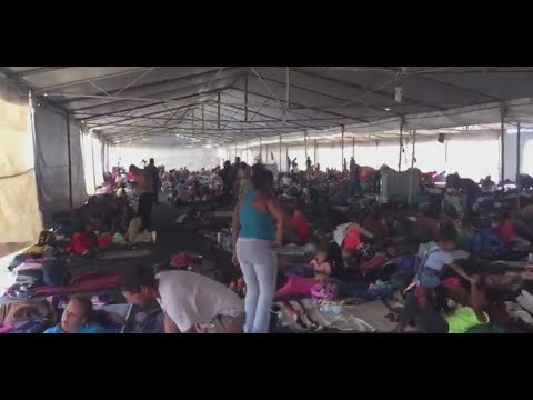 CARAVANA MIGRANTE YA ESTÁ EN LA CIUDAD DE MÉXICO. LOS RECIBE UN GRAN APOYO ¡SALUDOS IZTAPALAPA!