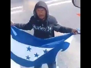 SE VUELVE LOCO CAMIONERO: EN MÉXICO NOMÁS MI BANDERA ONDEA - MEXICANO AMENAZA DE MUERTE A HONDUREÑOS