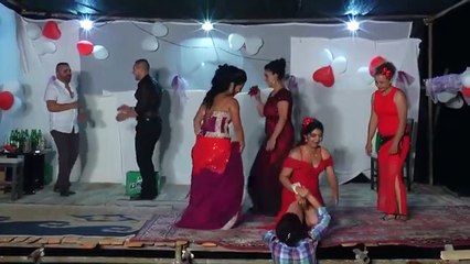 Roman Düğünleri - Yenge Yılan Dansı Yapıyor Frikik Veriyor