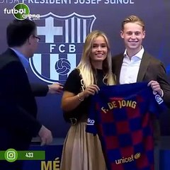 Frenkie de Jong'un imza töreninde ilginç an