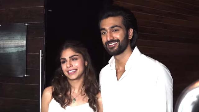 Meezaan Jaffrey And Sharmin Malaal Star Cast Visit Theaters Movie Reaction