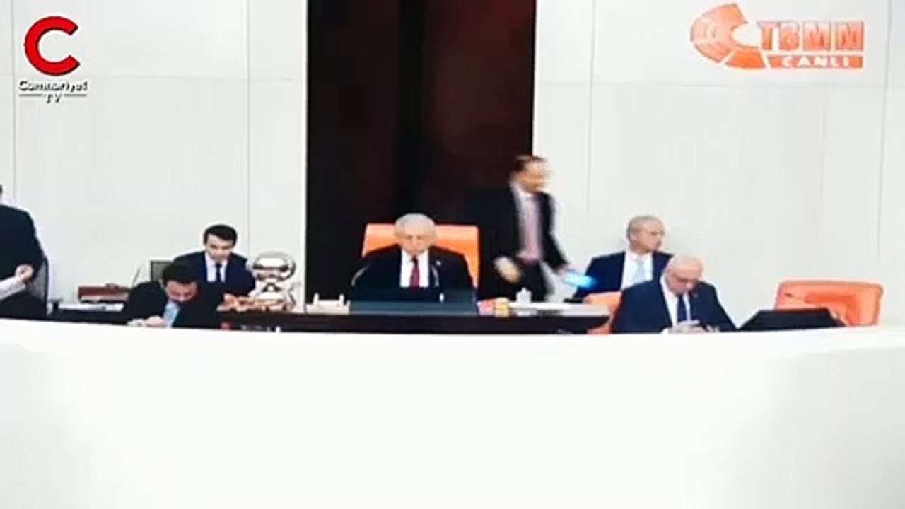 AKP'li vekil Onur Yürüyüşü'ne 'onursuzluk' dedi, Meclis karıştı