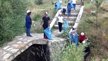 İşinden istifa etti, dünya barışı için Bitlis'te fidan dikti