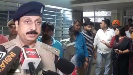 प्रयागराज: BJP पार्षद शिव कुमार की गाड़ी पर फेंका बम, मारी गोली