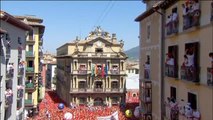 Tensión en el ayuntamiento de Pamplona por la exhibición de una ikurriña durante el chupinazo