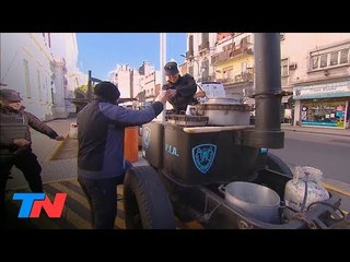 Por las bajas temperaturas la PFA reparte mate cocido y alfajores