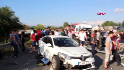 Düzce TEM yolunda TIR, 4 araca çarptı: 1 ölü, 6 yaralı - 5