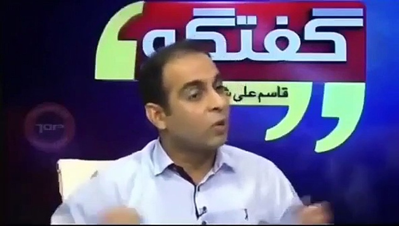 pakistani anchor apple
