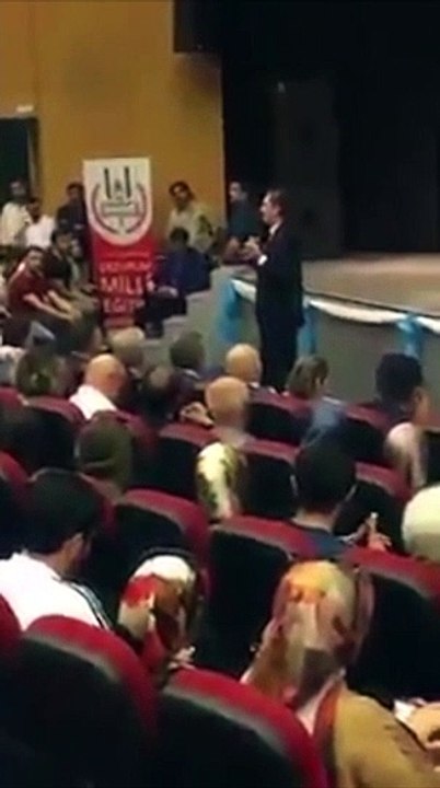 Ziya Selçuk "Kabenin anahtarını gayrı müslüme veren zihniyet kenar mahalledeki okul yöneticiliğini layıkına veremiyor"