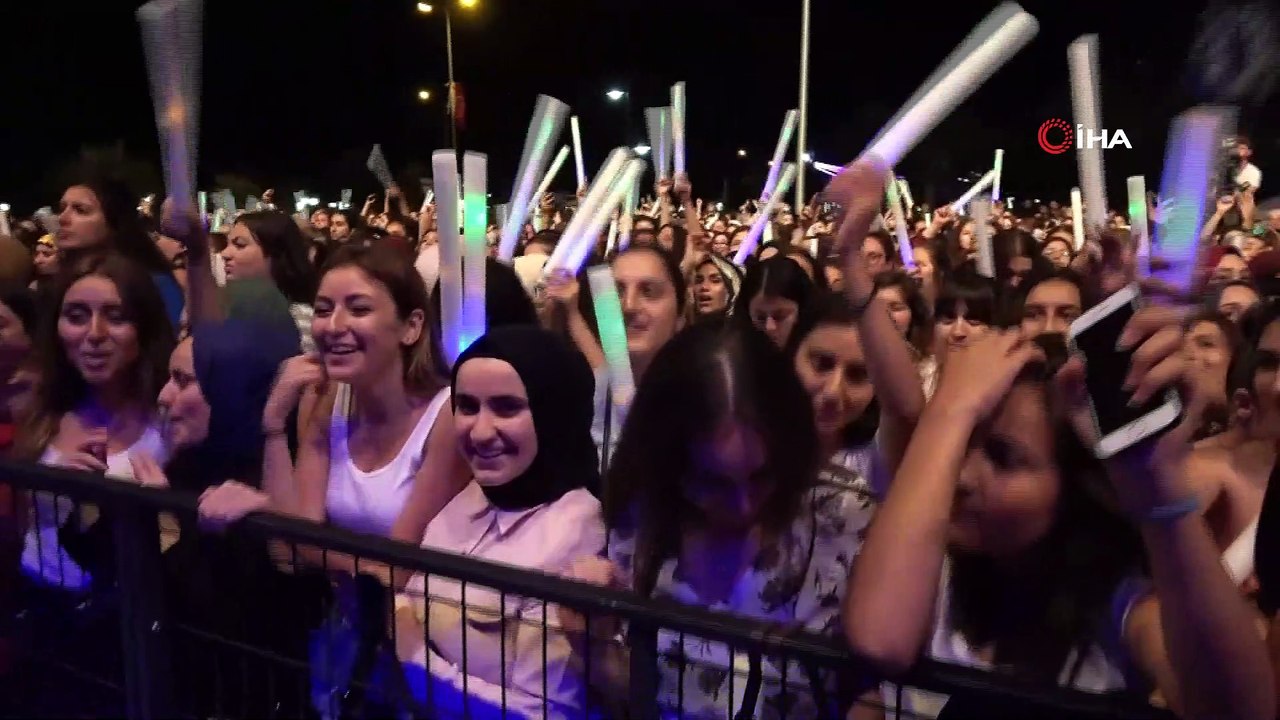 Ereğli'de Hadise ve Murat Boz rüzgarı