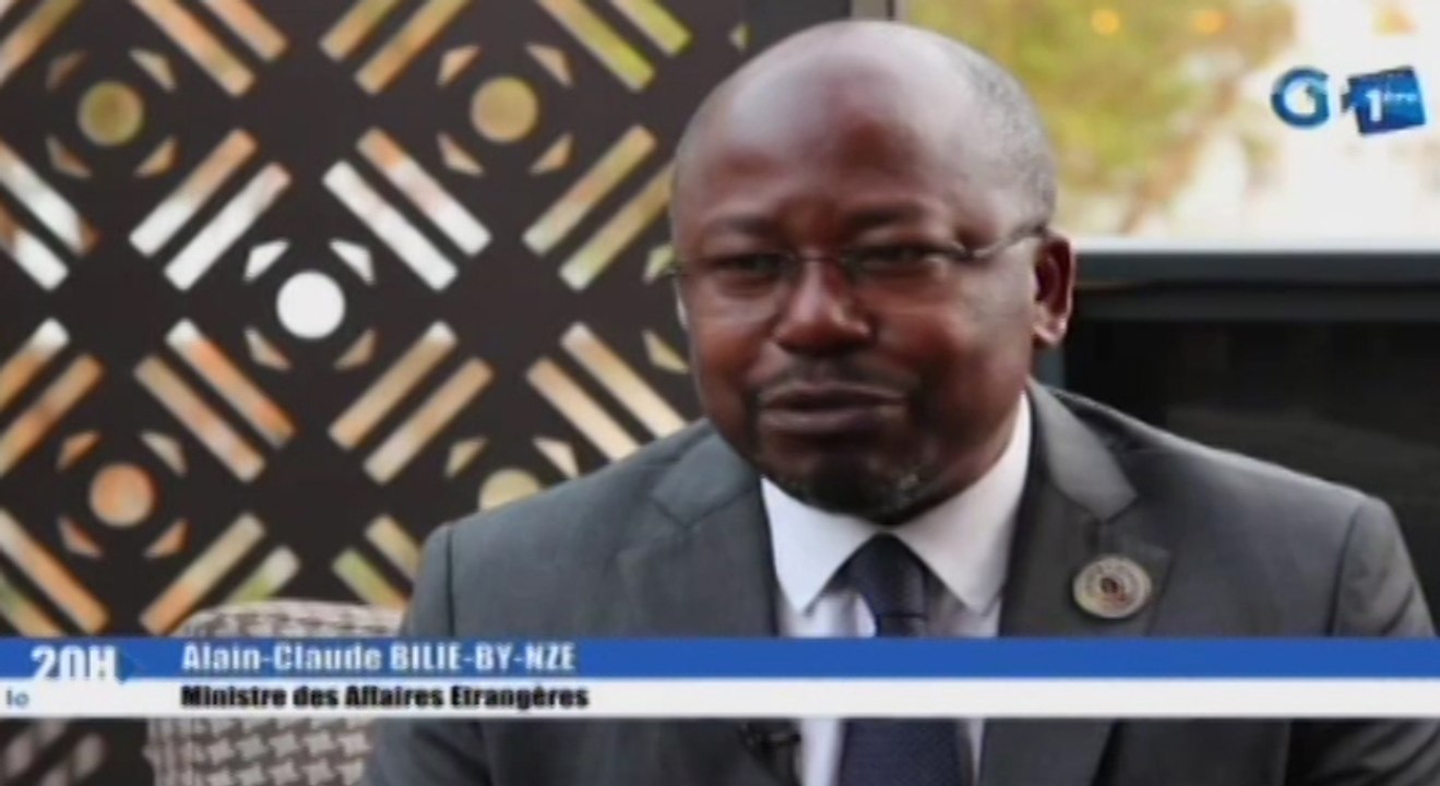 Signature d’accord entre le Ministre des affaires étrangères, Alain-Claude BILIE-BY-NZE et l'Etat du Niger