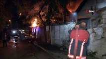 Ankara Altındağ'da çıkan yangında 2  ev kül oldu