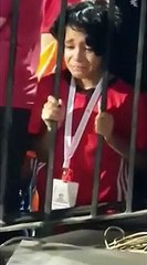 بكاء طفل بعد هزيمة منتخب مصر وخروجها من دور 16 كأس الامم الافريقية