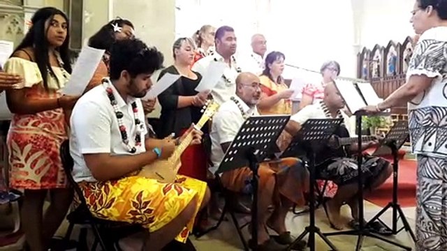 Vidéo. La musique de Wallis et Futuna ouvre la messe traditionnelle à l’église de Bellefontaine