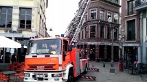 Mons: intervention des pompiers sur le toit de la pizzeria