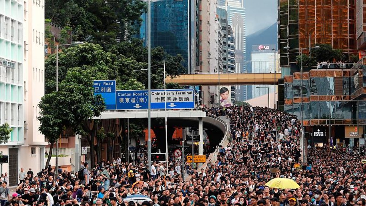 Gegen Auslieferungsgesetz: Erneut Großdemo in Hongkong
