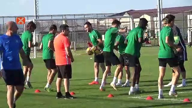 Yücel İldiz: Takıma 8-10 futbolcu daha almayı planlıyoruz