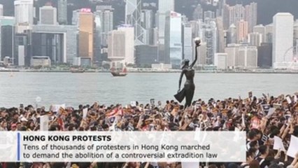 Thousands target tourist hotspot in Hong Kong protest