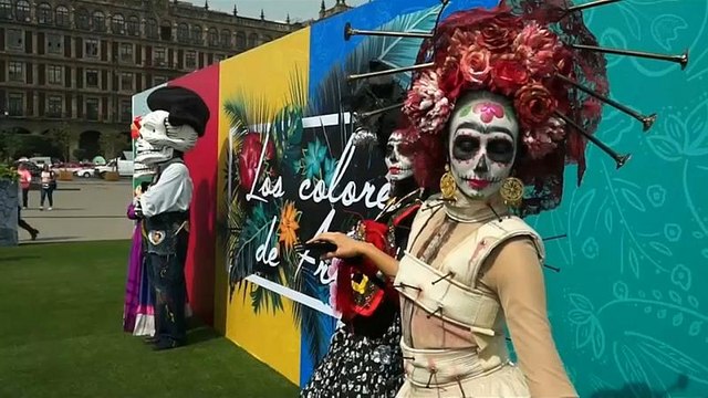 A Mexico, un défilé et une exposition célèbrent Frida Kahlo