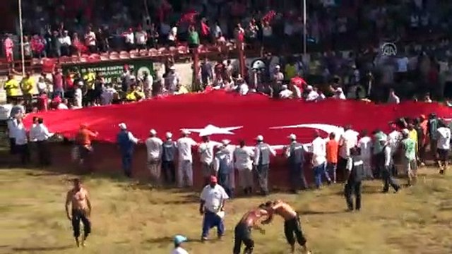 658. Tarihi Kırkpınar Yağlı Güreşleri - Türk bayrağı Er Meydanı'nda gezdirildi - EDİRNE
