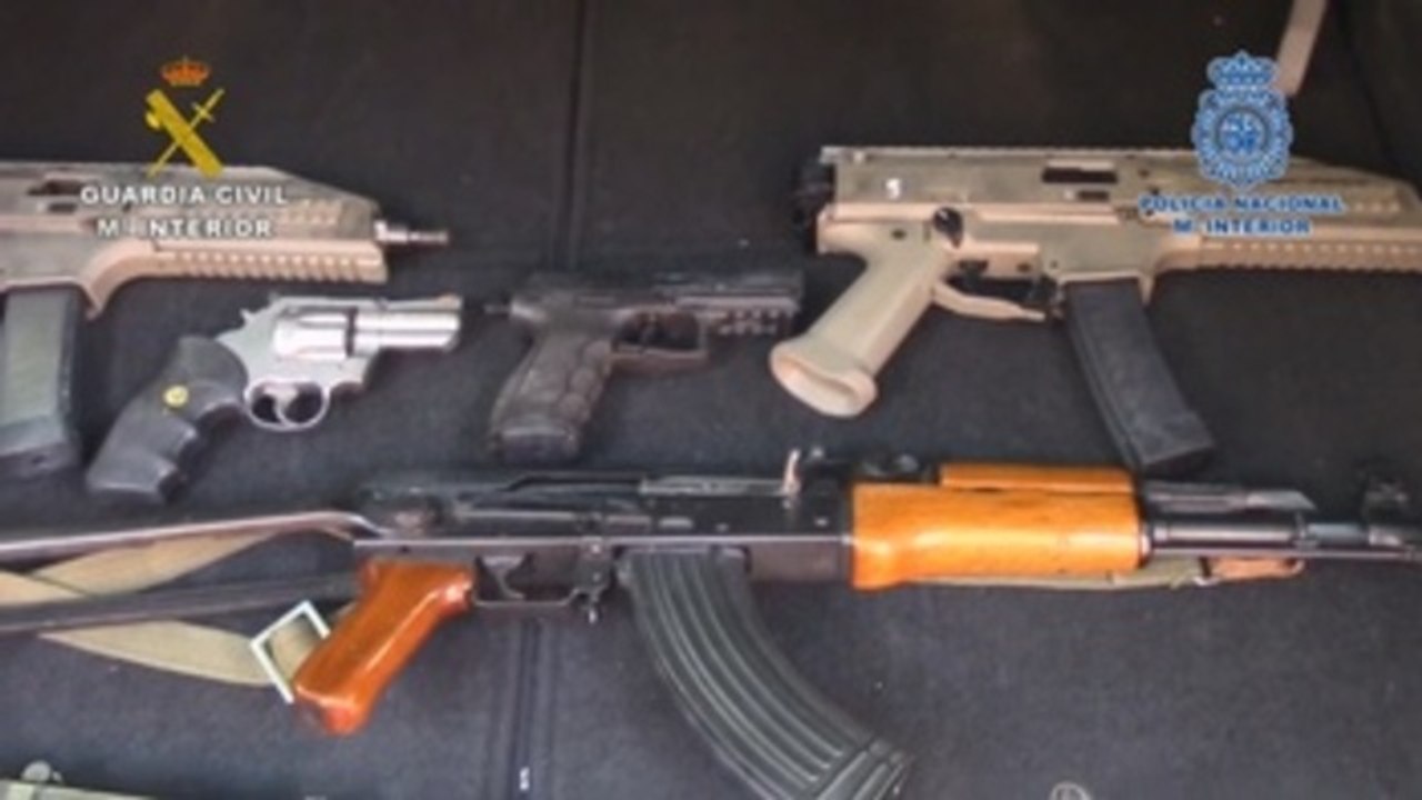 Intervenido un arsenal de armas de guerra de un grupo criminal holandés en Málaga