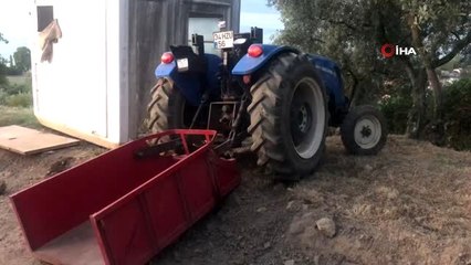 Bursa'da traktör faciası...Piknikten dönerken bindikleri traktörün altına can verdiler