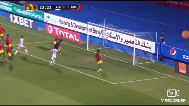 #كأس_افريقيا_للامم هدف منتخب الجزائر الاول في مرمى منتخب غينيا الشوط الاول