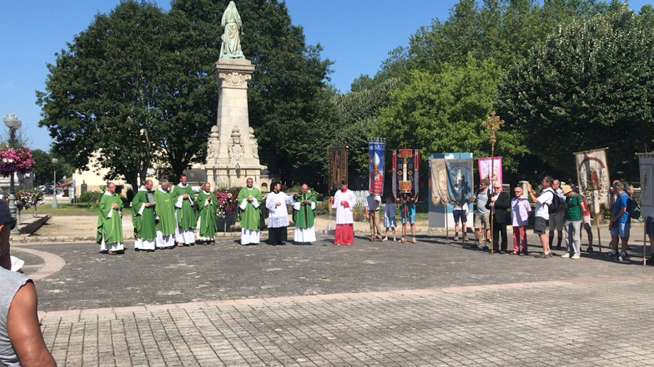 La Bretagne a aussi ses pélerinages de pères de familles