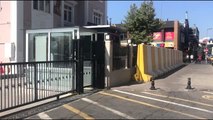 Pendik'te hamile kadının da içerisinde bulunduğu araca saldıran şahıs polis merkezine geldi