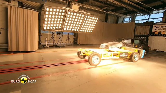 La Mercedes Classe B obtient cinq étoiles aux crash-tests Euro NCAP