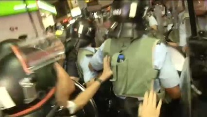 Tải video: Nueva concentración multitudinaria en Hong Kong contra la ley de extradición de China