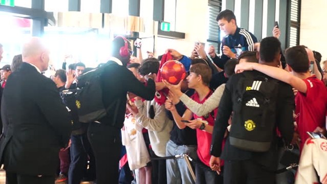Pogba lands in Perth with Man United for pre-season tour