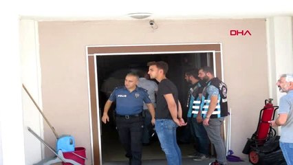 PENDİK'TE ŞÜPHELİNİN ELİNİ SIKAN POLİS AMİRİ GÖREVDEN ALINDI