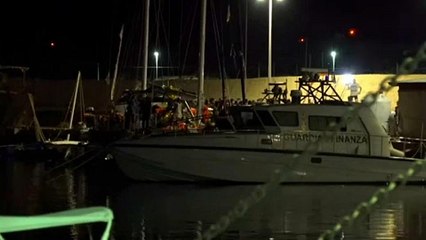 Llegan a Malta los 65 migrantes rechazados por Italia