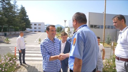 Descargar video: Mbi 20 mijë studentë nga universitetet e Tiranës pajisen me Kartën e Studentit