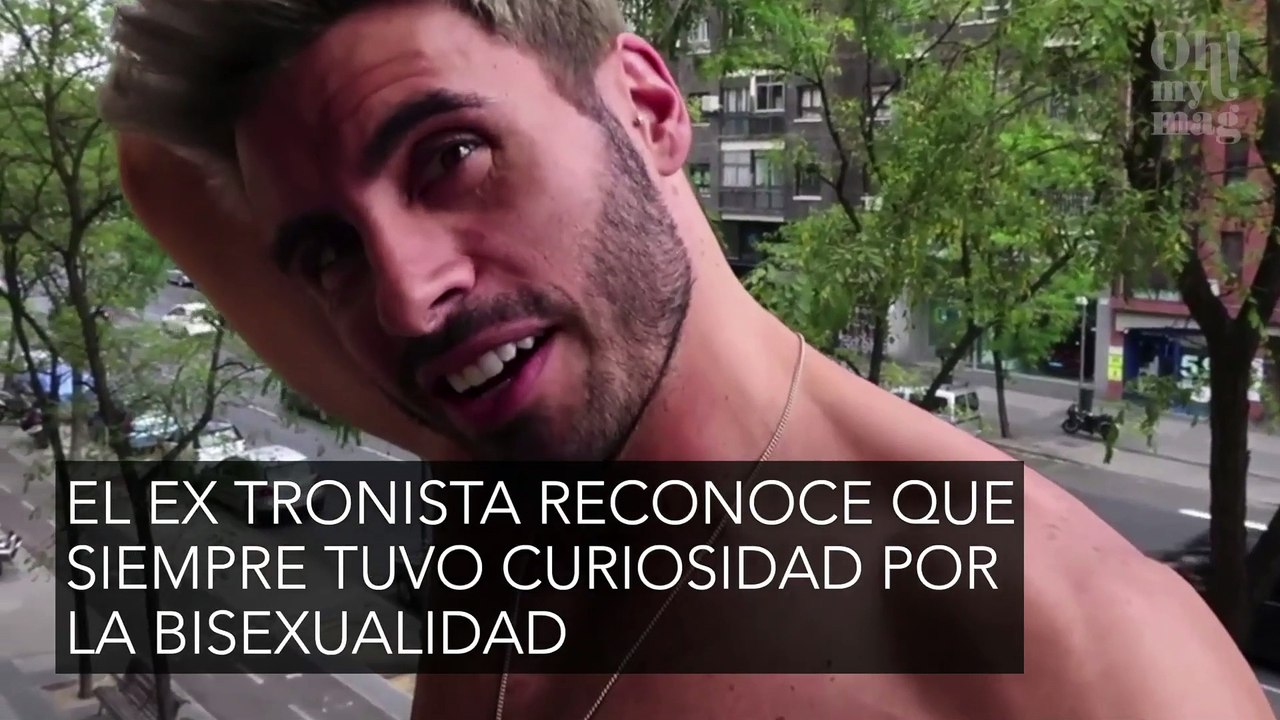 Noel Bayarri prueba Grindr y describe a su chico ideal