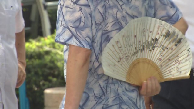 [날씨] 무더위 속 온열 질환↑...내일 장맛비, 동해안 호우 / YTN