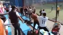Embrouille entre parents.. d'enfants joueurs de foot lors d'un match au mexique !