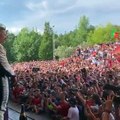 Multidão cria momento arrepiante ao cantar o hino nacional em Vila Real