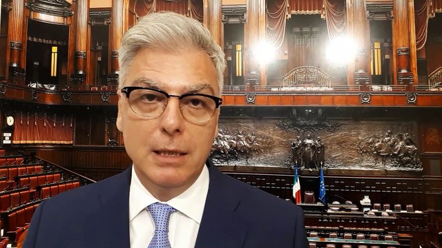 Bienvenue sur la plage de Montecitorio: discussion de Radio Radicale avec Federico Mollicone