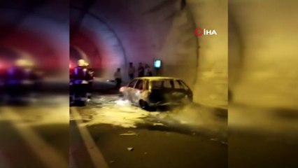 Amasra tünelinde alev alan otomobil hurdaya döndü