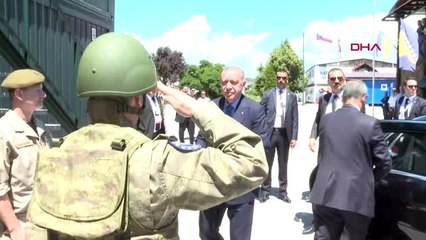 DHA DIŞ - Erdoğan, Bosna'da 'Barış Gücü'nde görevli Türk askerleri ziyaret etti