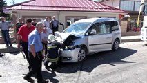Zincirleme trafik kazasında tır sürücüsünün dikkati faciayı önledi