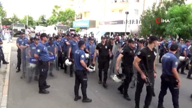 - Polis müdüründen HDP'li başkana tokat gibi cevap: Ülkemizde savaş yok, terörle mücadele var