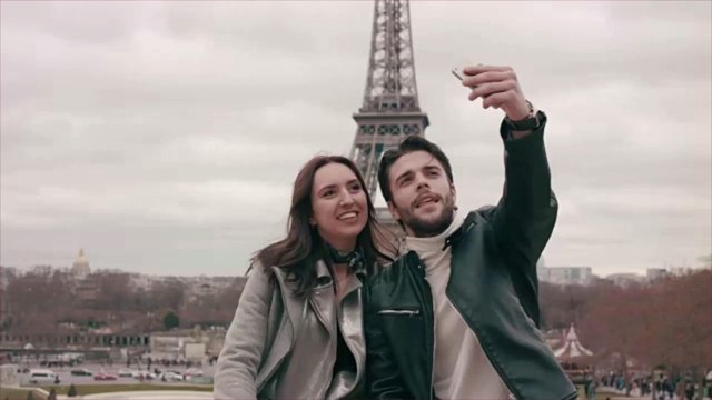 This Pop-Up Rooftop Bar Lets You Sip Champagne with Crazy Eiffel Tower Views